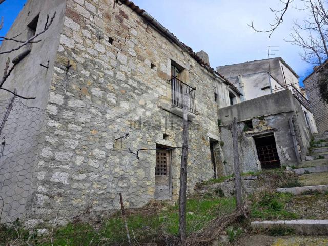 Casa in vendita a Castelbottaccio, Molise