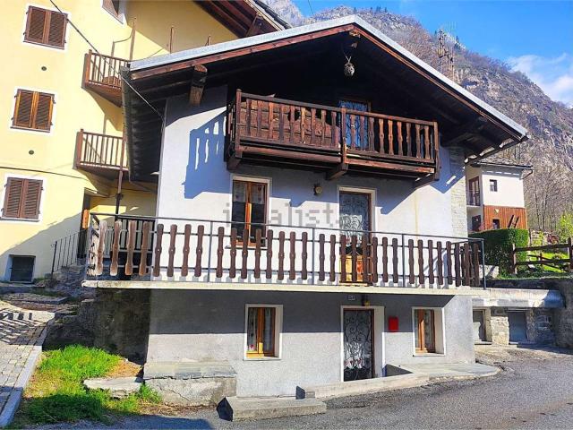 Casa in vendita a Issime, Aosta