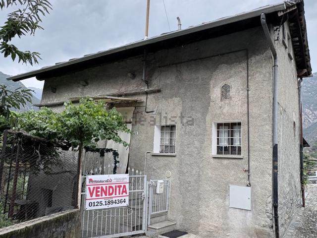 Casa in vendita a Arnad, Aosta