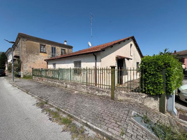 Casa in vendita a Cantalupo Del Sannio, Molise