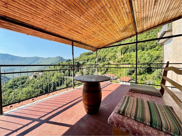Casa in vendita a Pieve Di Teco, Liguria