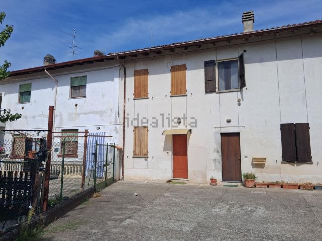 Casa in vendita a Le Valli, Castelleone