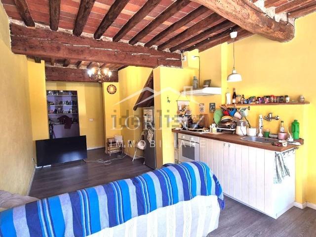 Casa in vendita a Parezzana, Capannori