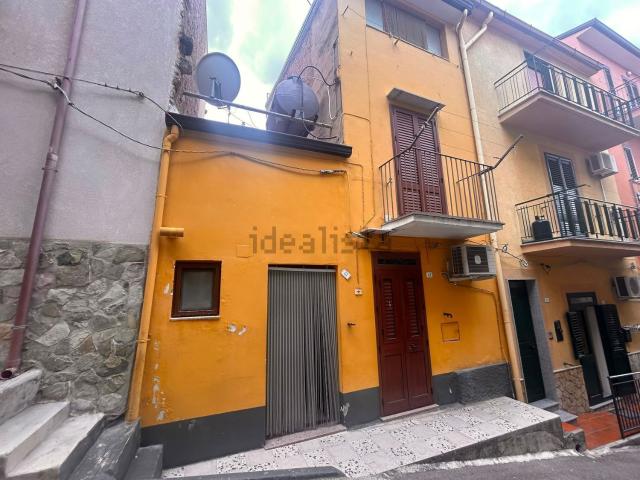 Casa in vendita a Cerda, Sicilia