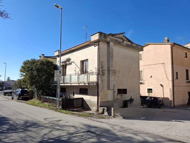 Casa in vendita a Foligno, Umbria
