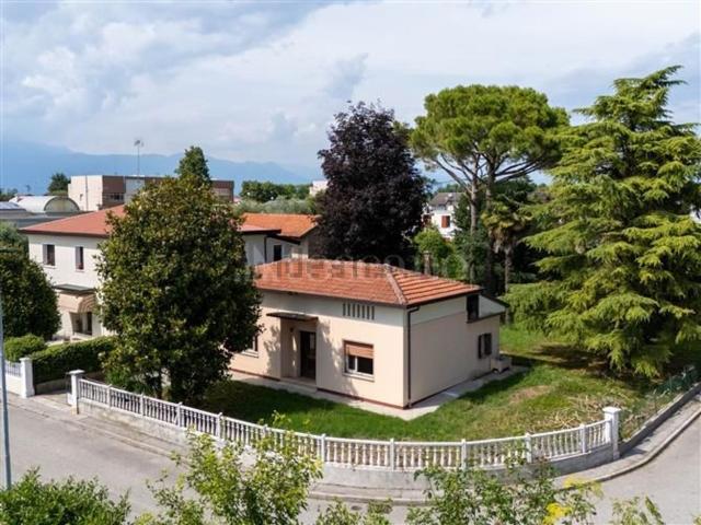 Casa in vendita a Pordenone, Friuli-Venezia Giulia