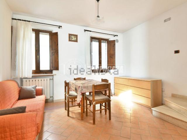 Casa in vendita a Santi Filippo e Giacomo, Marche