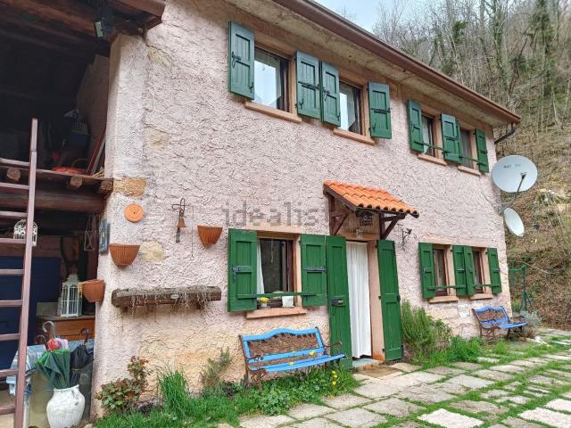 Casa in vendita a Badia Calavena, Veneto