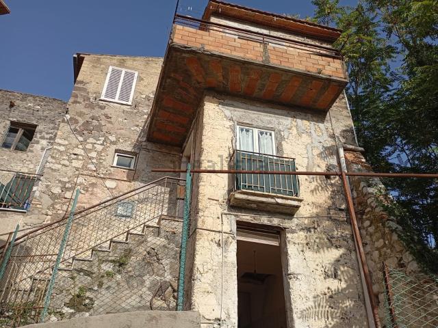 Casa in vendita a Santi Cosma E Damiano, Lazio