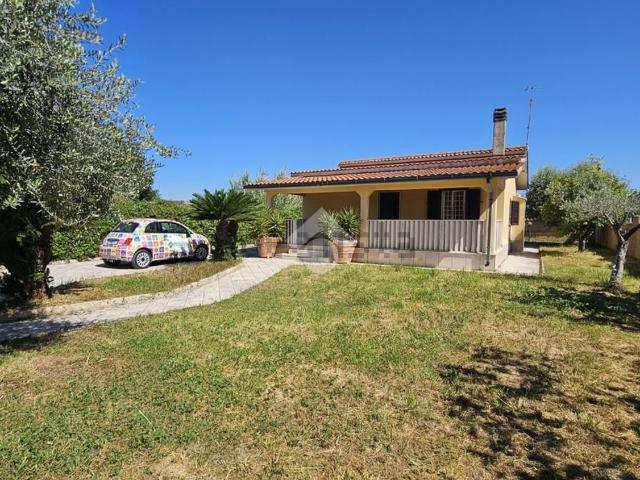 Casa in vendita a Latina, Lazio