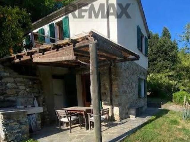 Casa in vendita a Castiglione Chiavarese, Liguria
