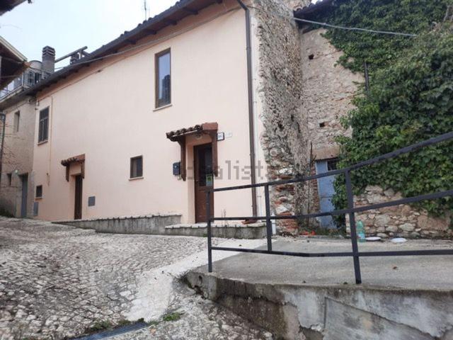 Casa in vendita a Pizzoli, Abruzzo