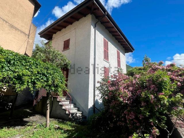 Casa in vendita a Dazio, Lombardia