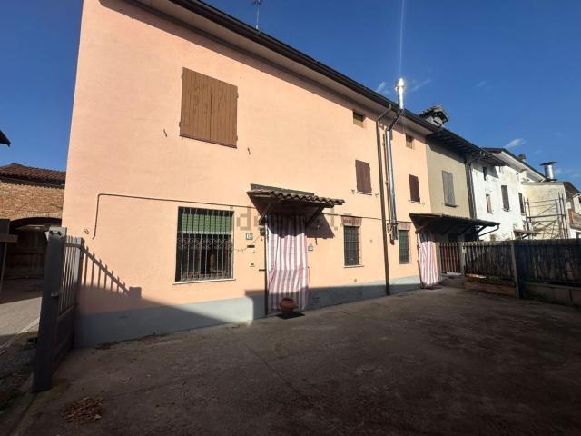 Casa in vendita a Pieve Delmona, Gadesco-Pieve Delmona