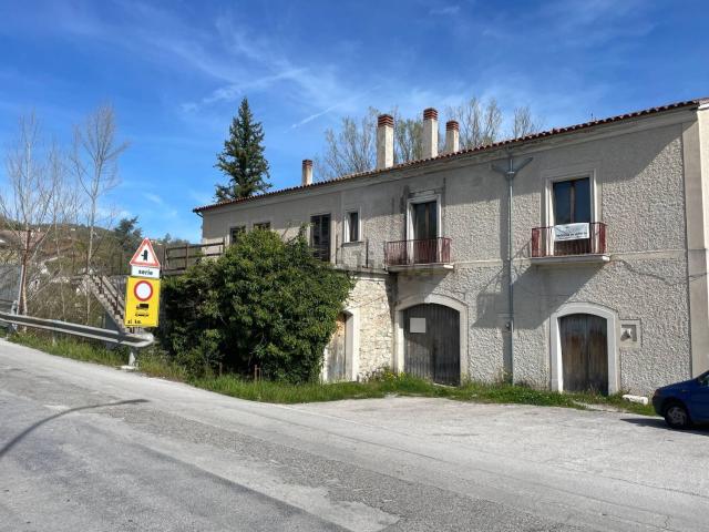 Casa in vendita a Nusco, Campania