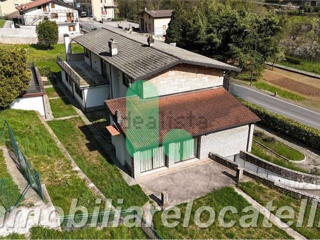 Casa in vendita a Comunità Montana della Valle Brembana, Zogno