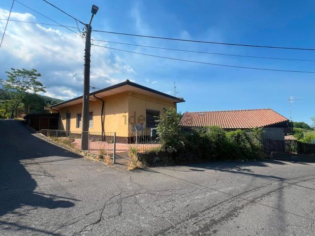 Casa in vendita a Milo, Sicilia
