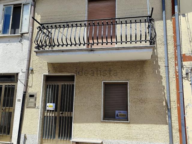 Casa in vendita a Oliveto, Baselice