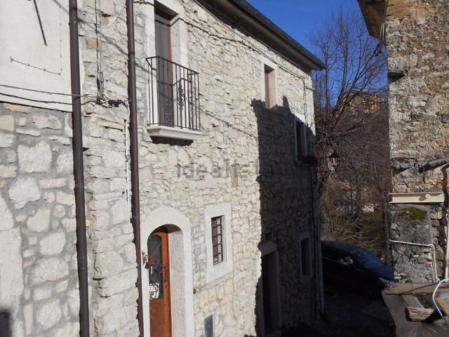Casa in vendita a Montenero Val Cocchiara, Molise