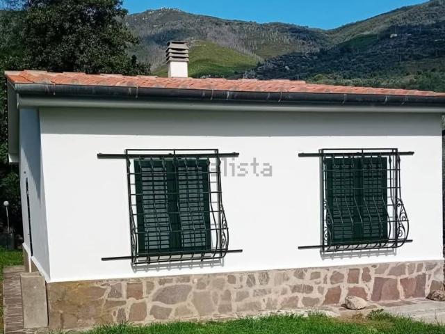 Casa in vendita a Montemagno, Calci