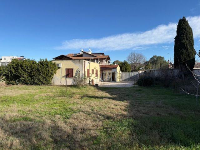 Casa in vendita a Stagni di Ostia, Roma Capitale
