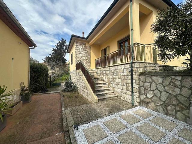 Casa in vendita a Larderello, Toscana