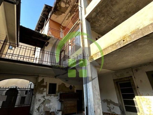Casa in vendita a Leffe, Lombardia