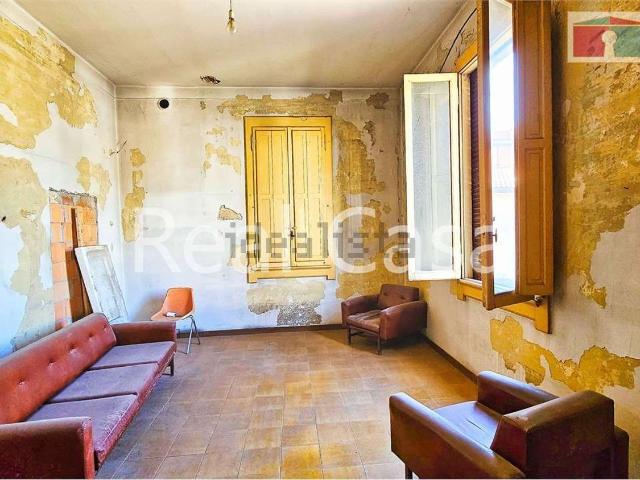 Casa in vendita a Centro Storico, Modena
