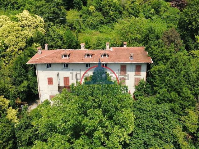Casa in vendita a Alzano Lombardo, Lombardia