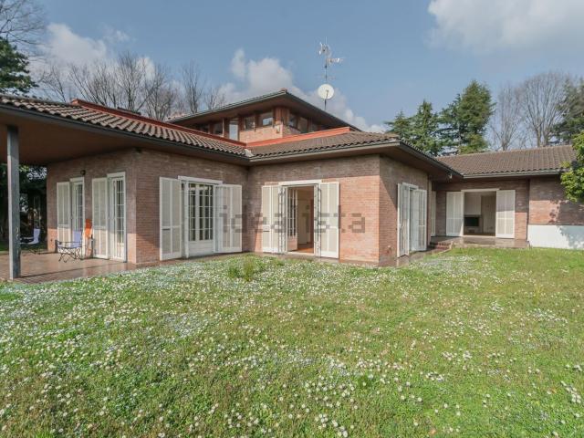 Casa in vendita a Cassano Magnago, Lombardia