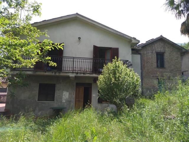 Casa in vendita a Civitella Roveto, Abruzzo