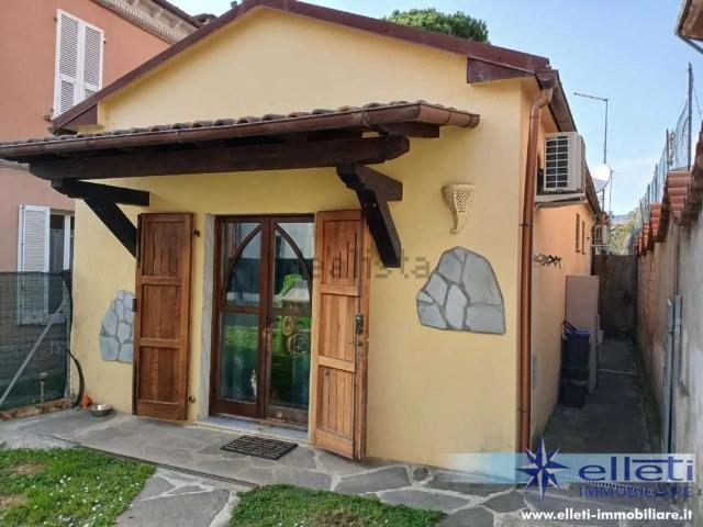 Casa in vendita a San Carlo, Marina Di Massa