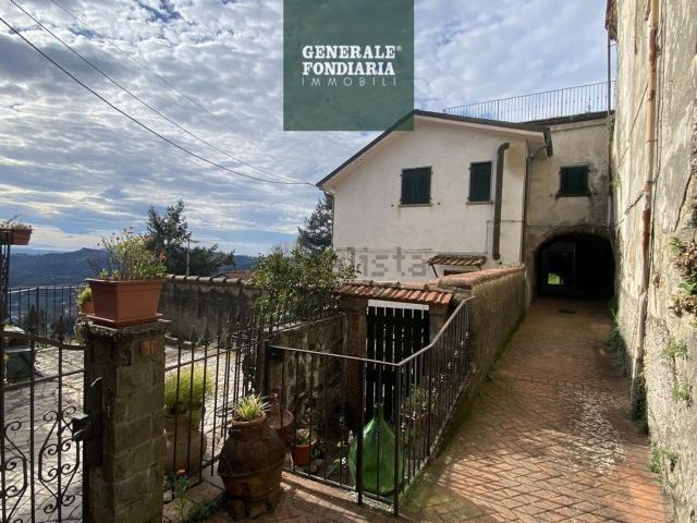 Casa in vendita a Follo Alto, Follo