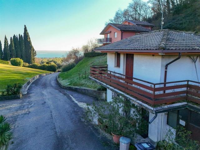 Casa in vendita a Padenghe Sul Garda, Lombardia