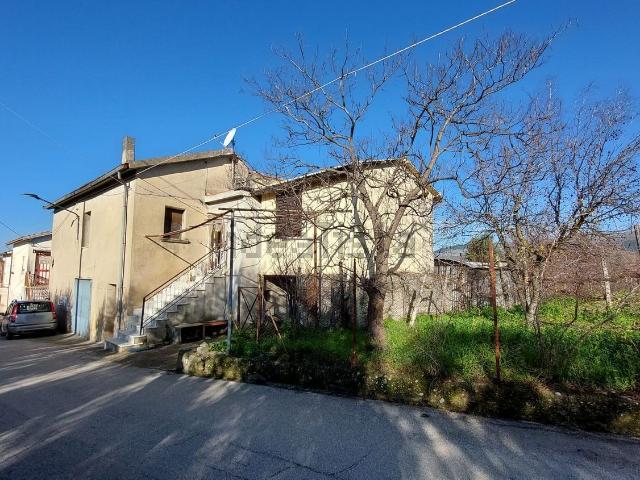Casa in vendita a Buccino, Campania