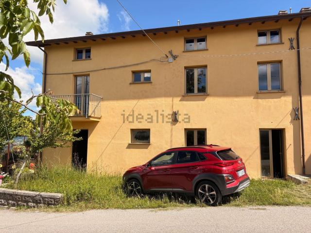 Casa in vendita a Gualdo Tadino, Umbria