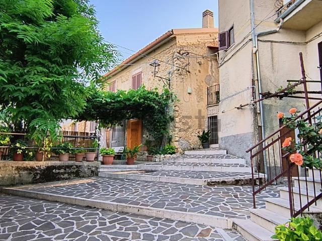 Casa in vendita a Pietraforte, Lazio