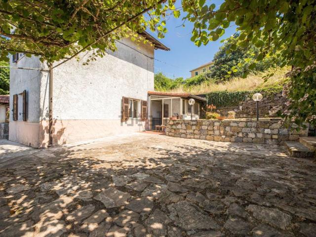 Casa in vendita a Media Val Bisagno, Serra Riccò