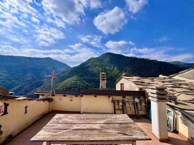 Casa in vendita a Montalto Ligure, Provincia di Imperia