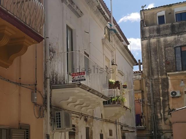Casa in vendita a Ragusa, Sicilia