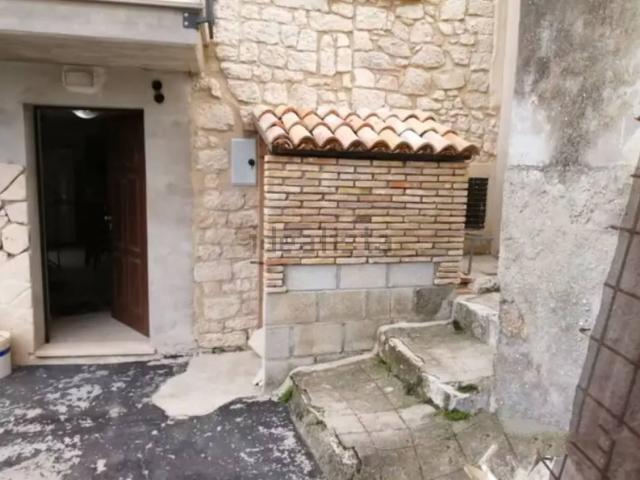 Casa in vendita a Abbateggio, Abruzzo