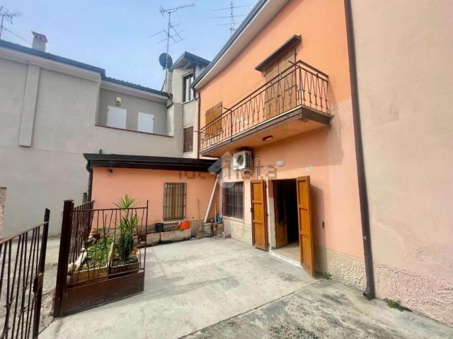 Casa in vendita a Montichiari, Lombardia
