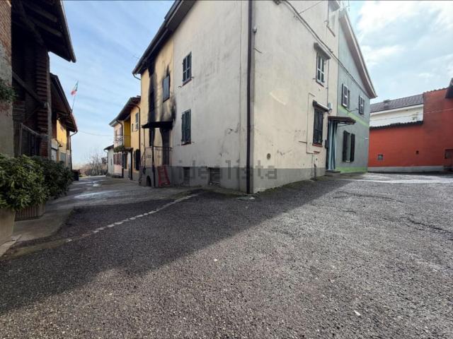 Casa in vendita a Bosnasco, Lombardia