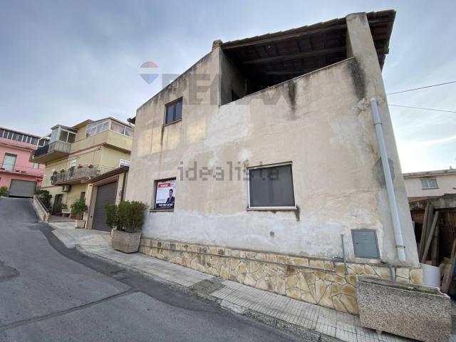 Casa in vendita a Pace del Mela, Messina