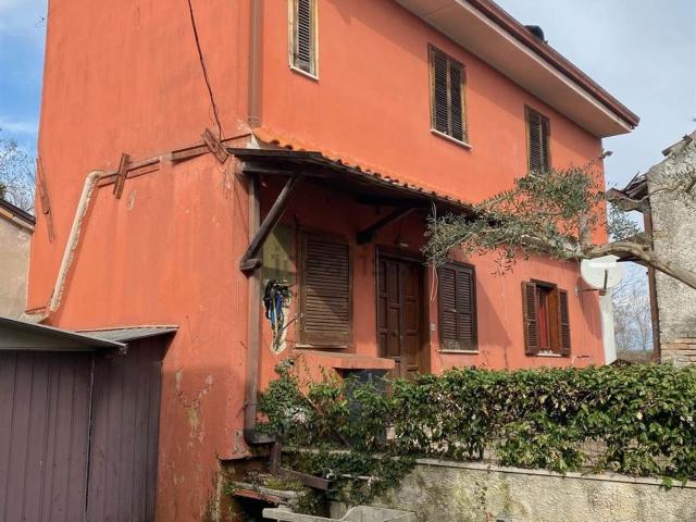 Casa in vendita a Ceprano, Frosinone