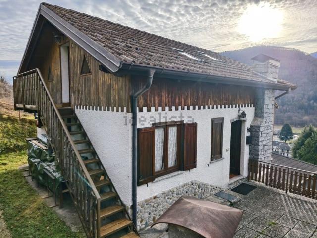 Casa in vendita a Dazio, Lombardia