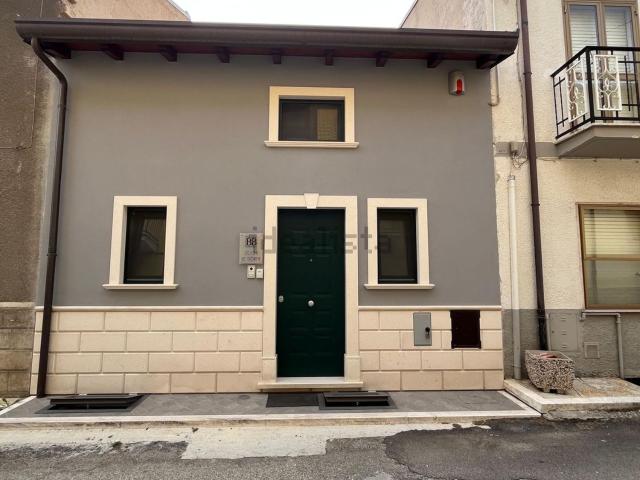 Casa in vendita a Castelvecchio Subequo, L'Aquila