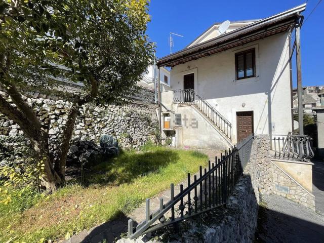 Casa in vendita a San Giovanni Incarico, Lazio
