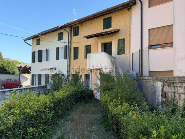 Casa in vendita a Roveredo in Piano / Lavorêt, Roveredo in Piano
