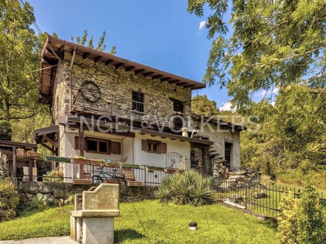 Casa in vendita a Sorico, Lombardia